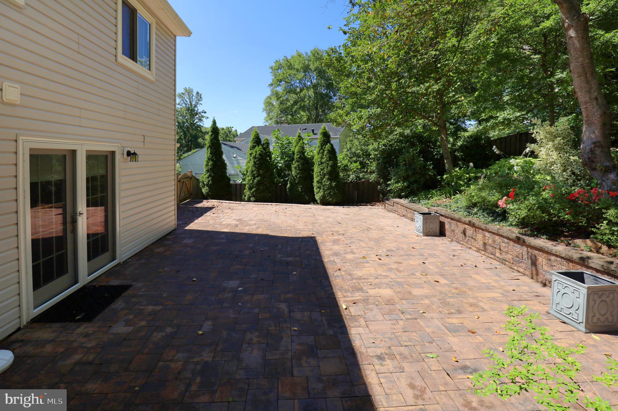 BURKE STATION SQUARE - Residential