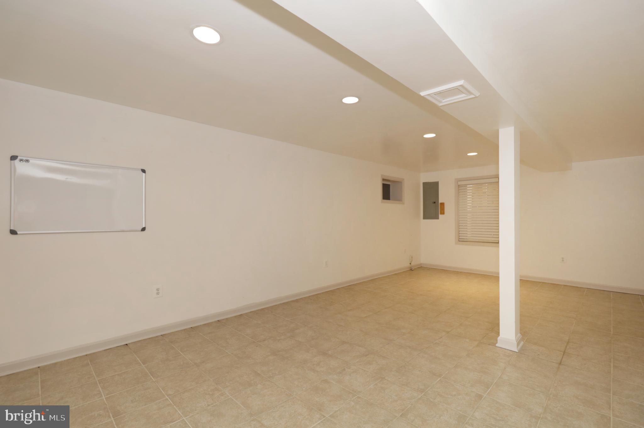 BURKE STATION SQUARE - Residential