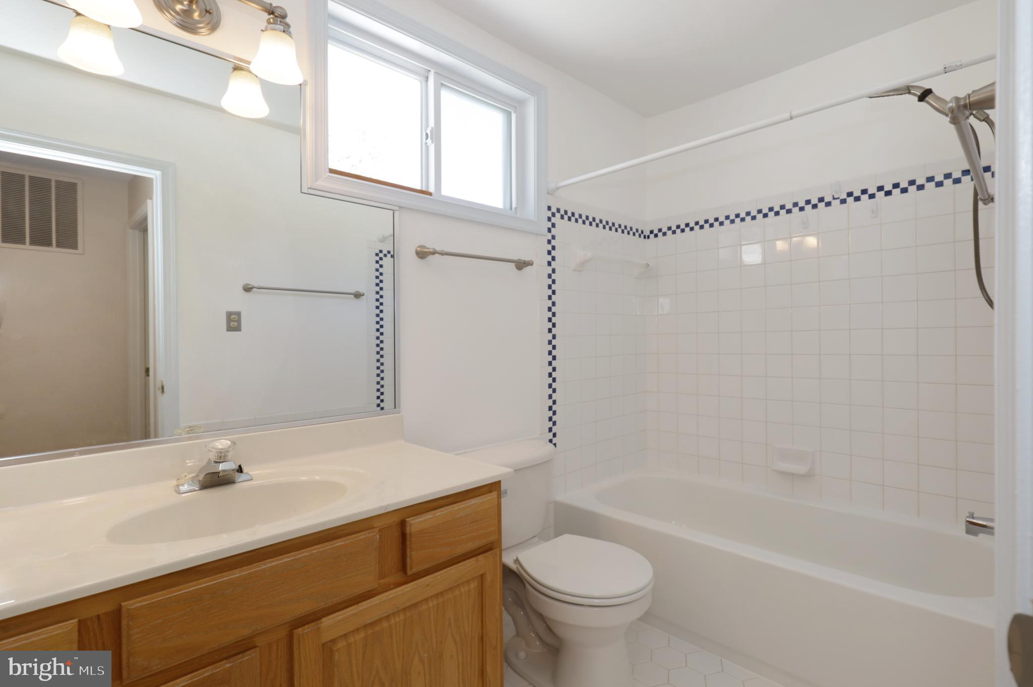 BURKE STATION SQUARE - Residential