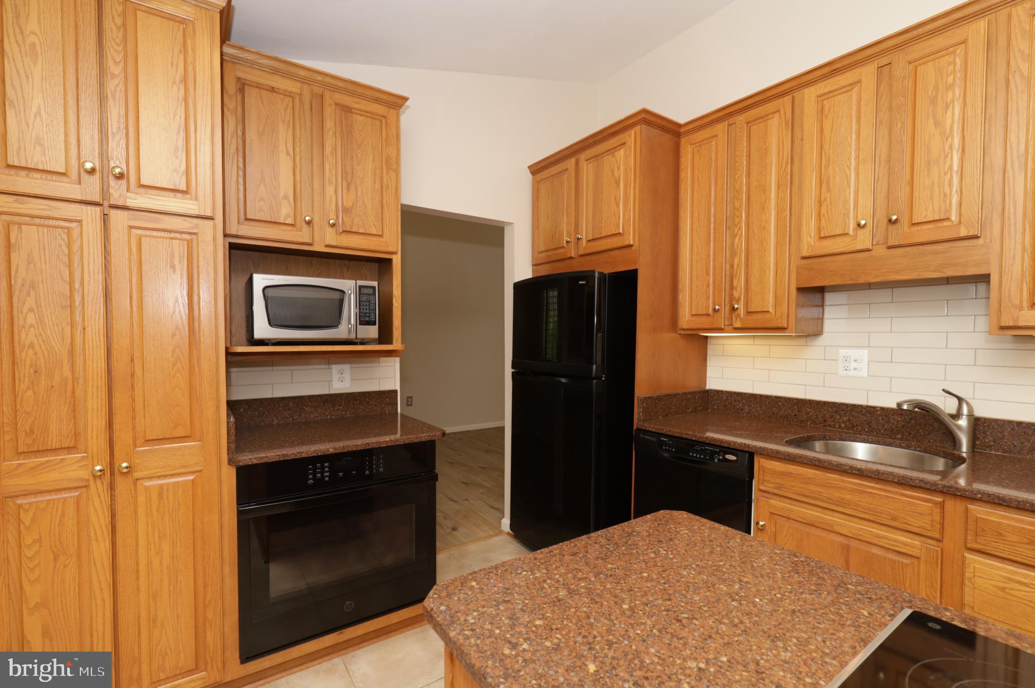 BURKE STATION SQUARE - Residential