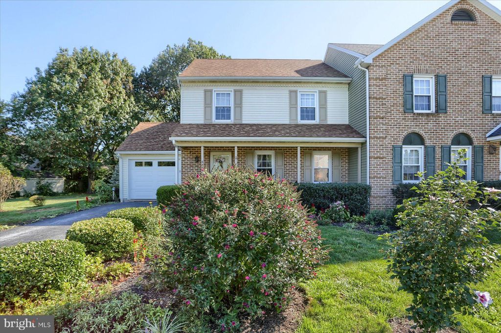 Photo of 6445 HOLLOW DR, EAST PETERSBURG, PA 17520 (MLS # PALA2040902)