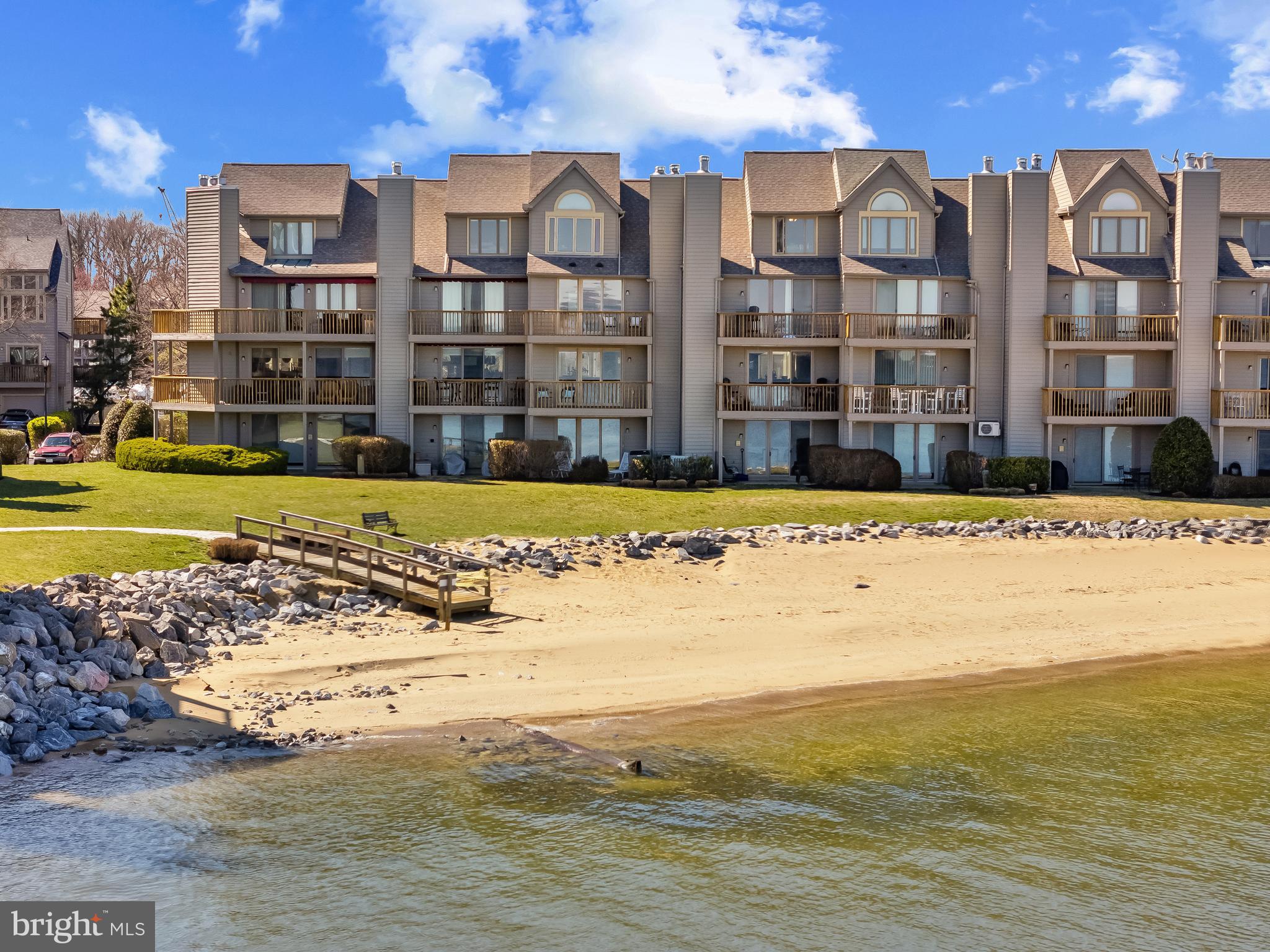 CHESAPEAKE HARBOUR - Residential