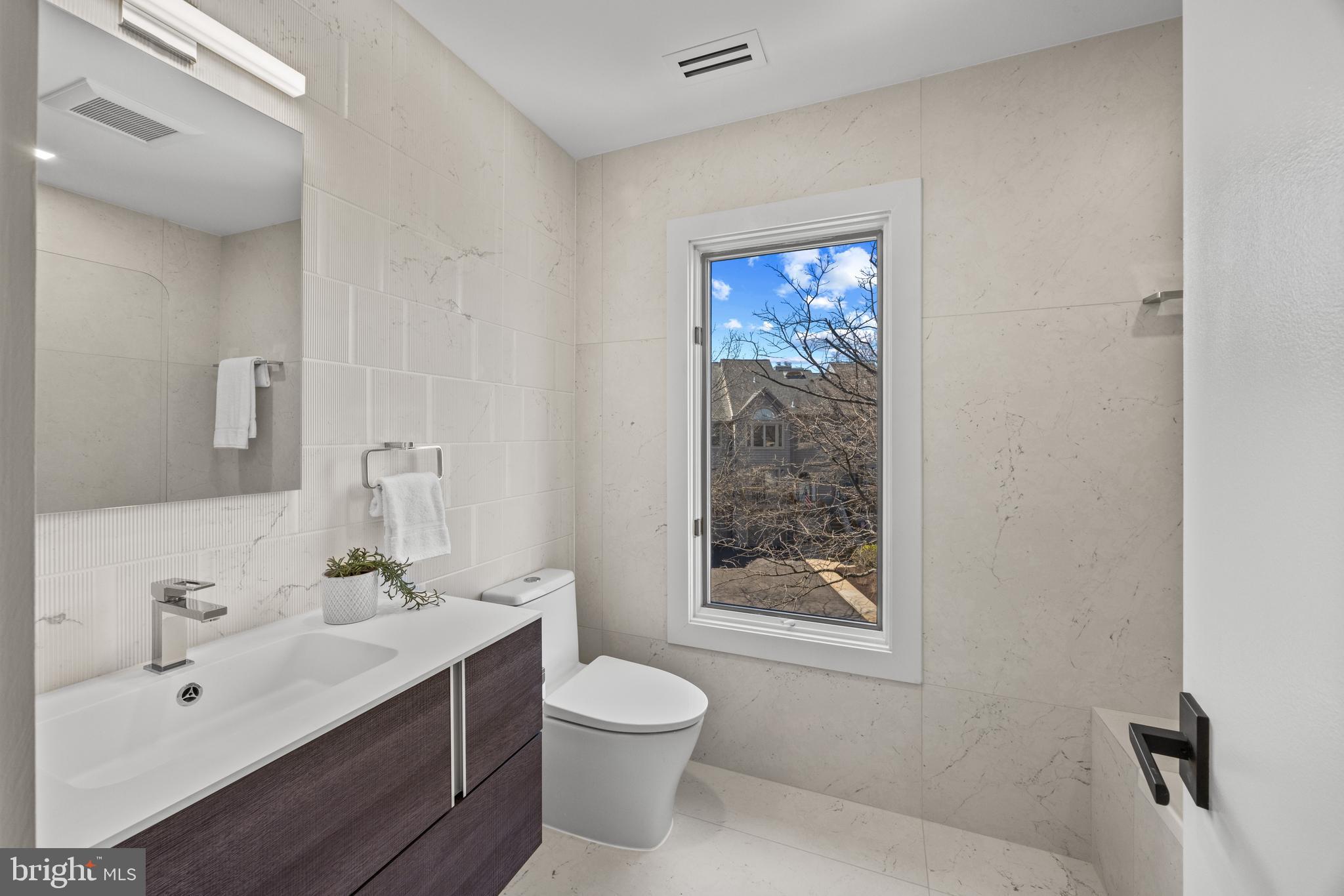 CHESAPEAKE HARBOUR - Residential