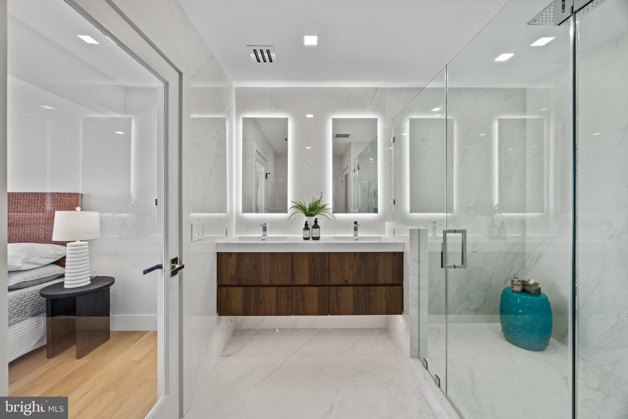 CHESAPEAKE HARBOUR - Residential