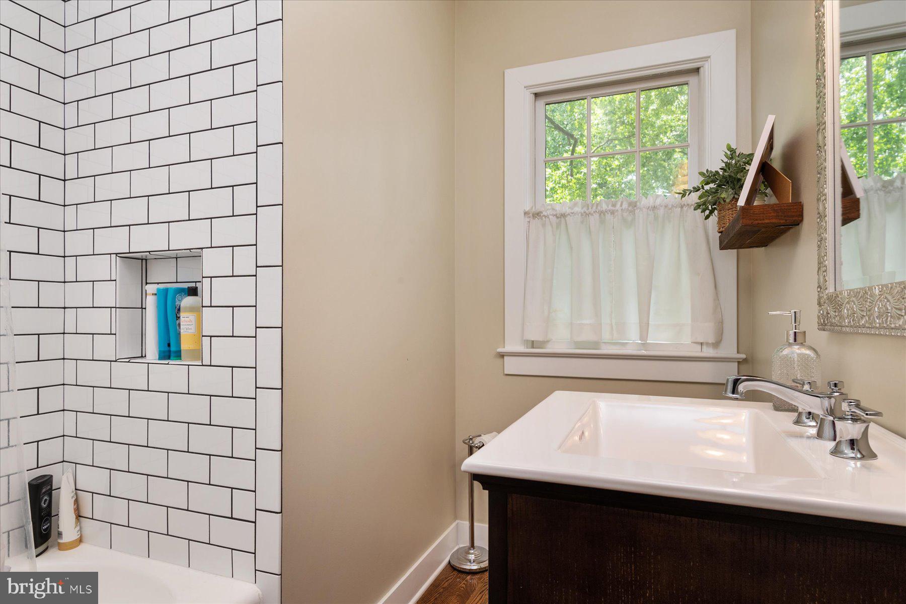 ADMIRAL HEIGHTS - Residential