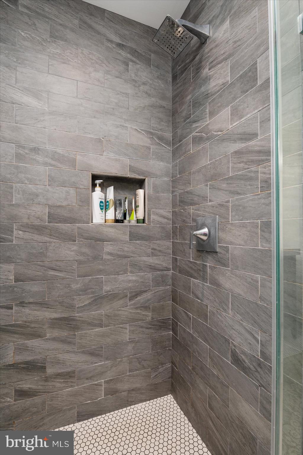 ADMIRAL HEIGHTS - Residential