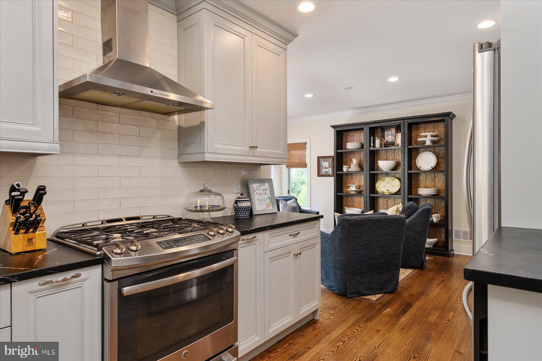 ADMIRAL HEIGHTS - Residential