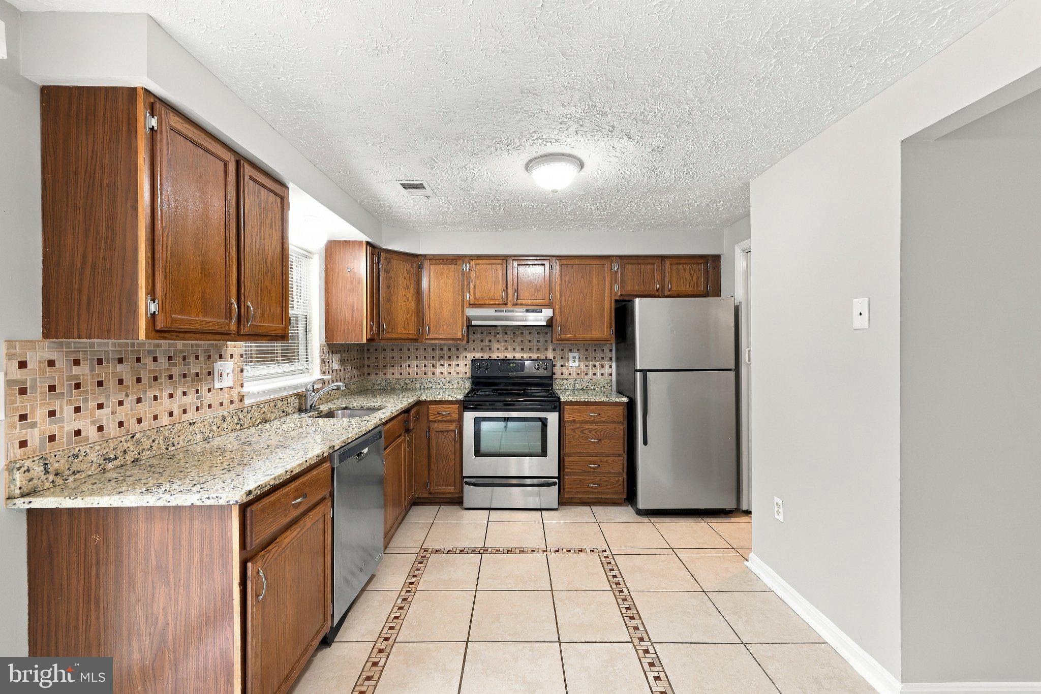 1554 PIN OAK DRIVE