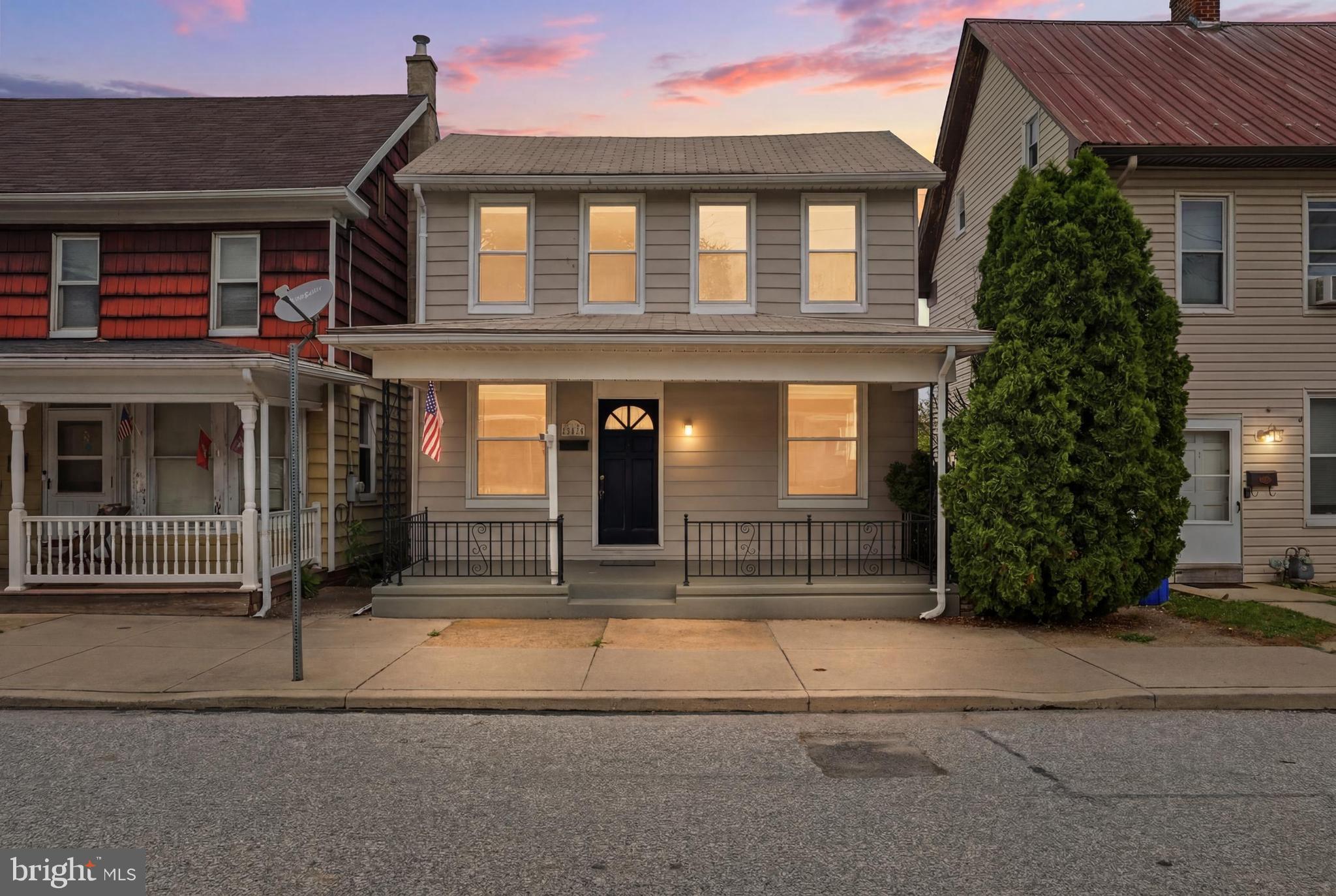 105 E MAPLE STREET