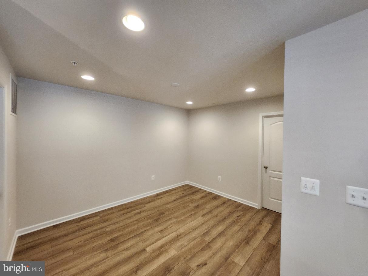 THE VILLAGE AT CABIN BRANCH - Residential Lease