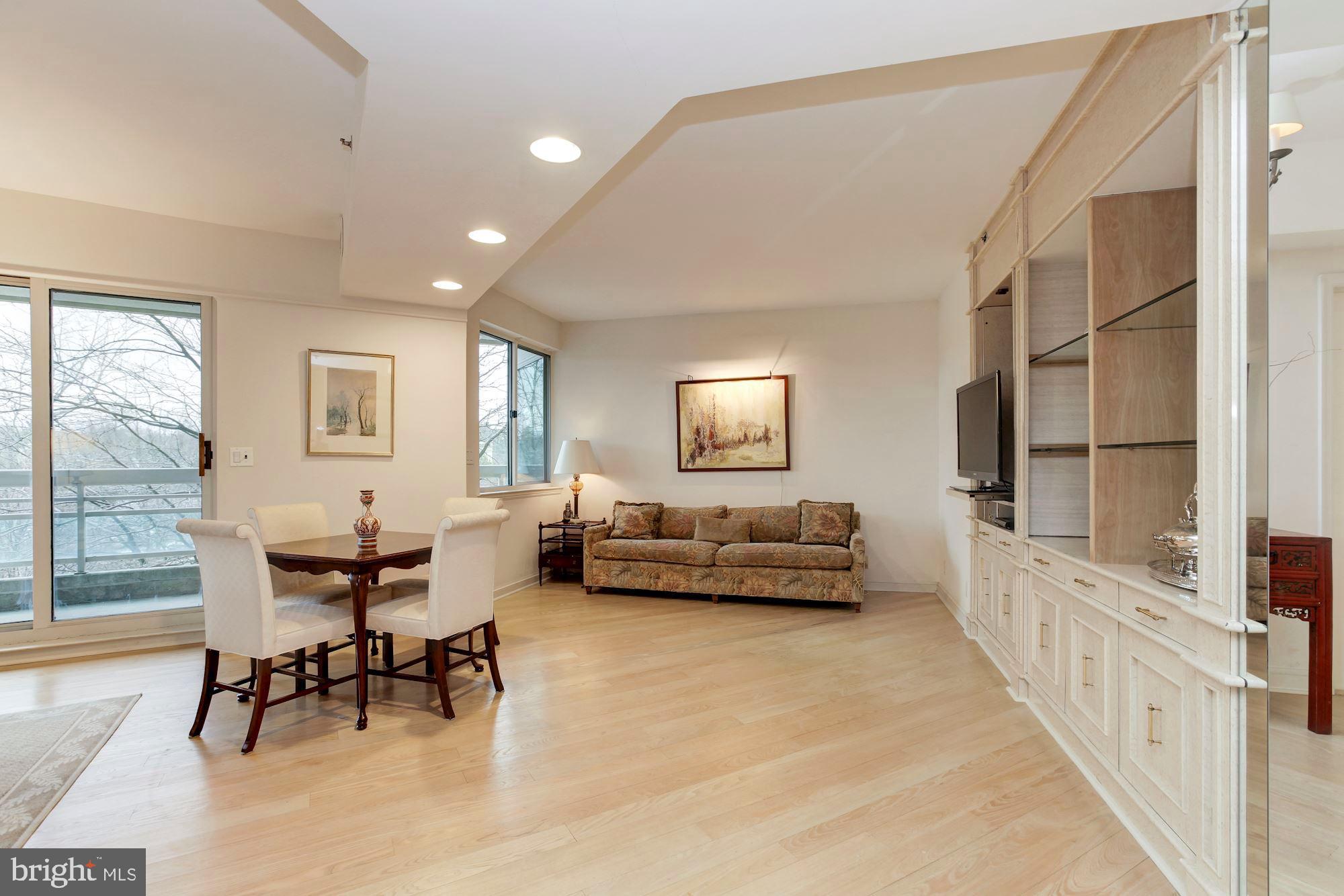 CHEVY CHASE - Residential