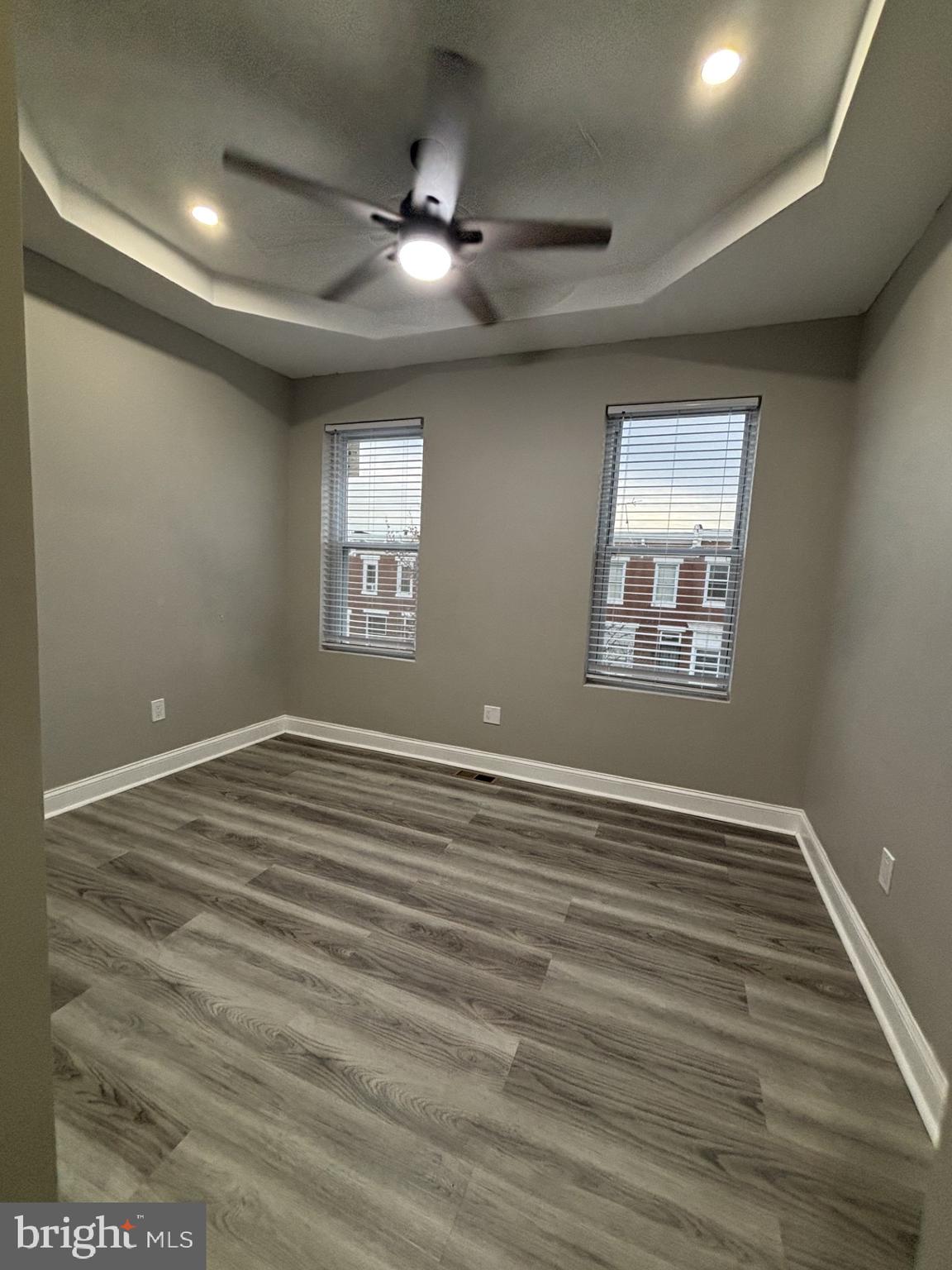 ELLWOOD PARK - Residential Lease