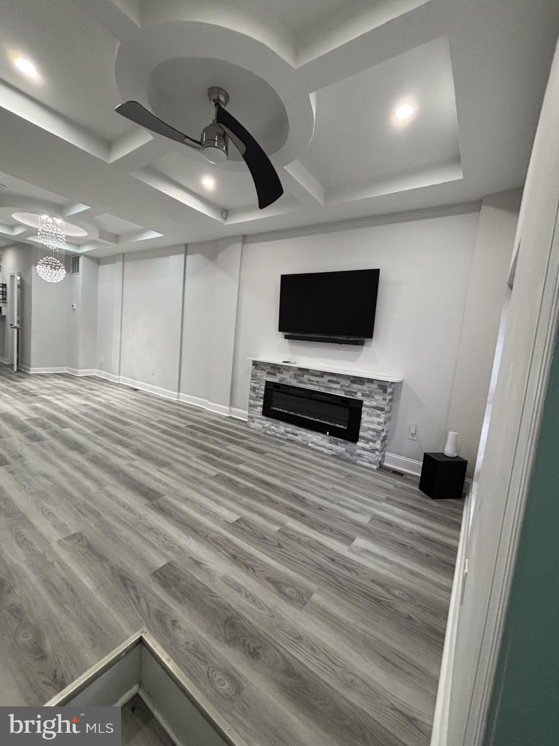 ELLWOOD PARK - Residential Lease