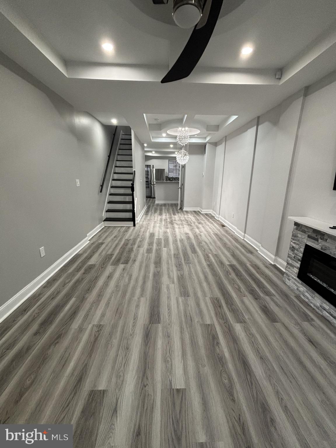 ELLWOOD PARK - Residential Lease