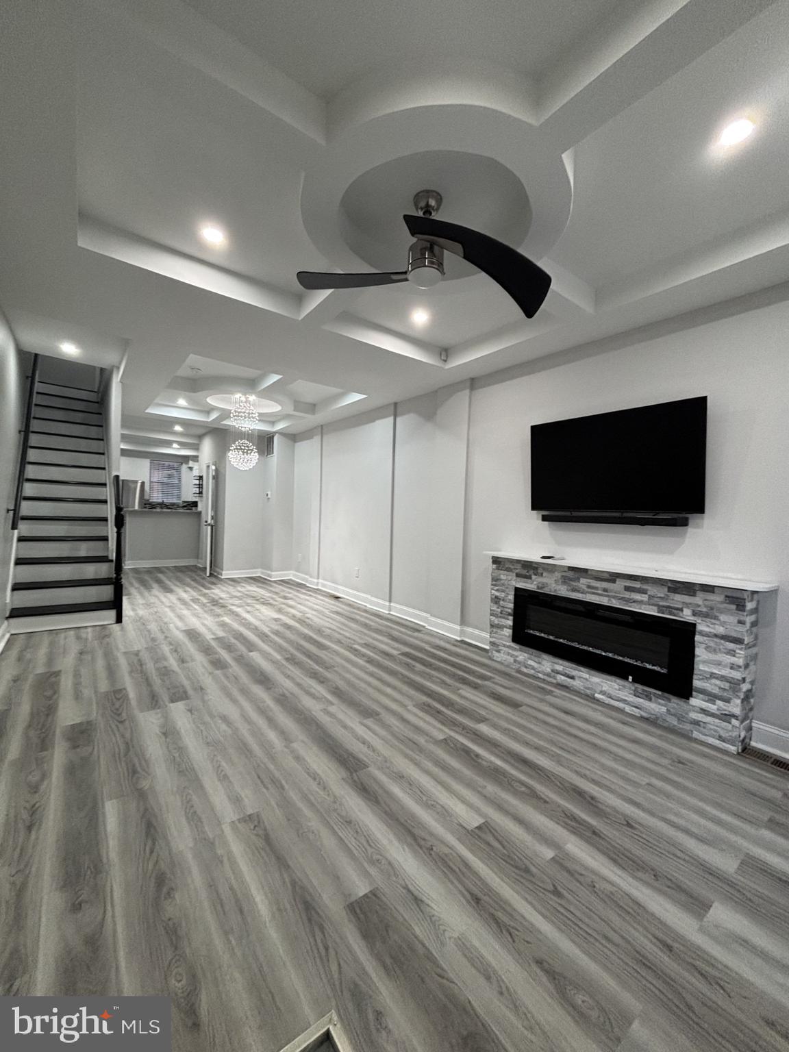 ELLWOOD PARK - Residential Lease