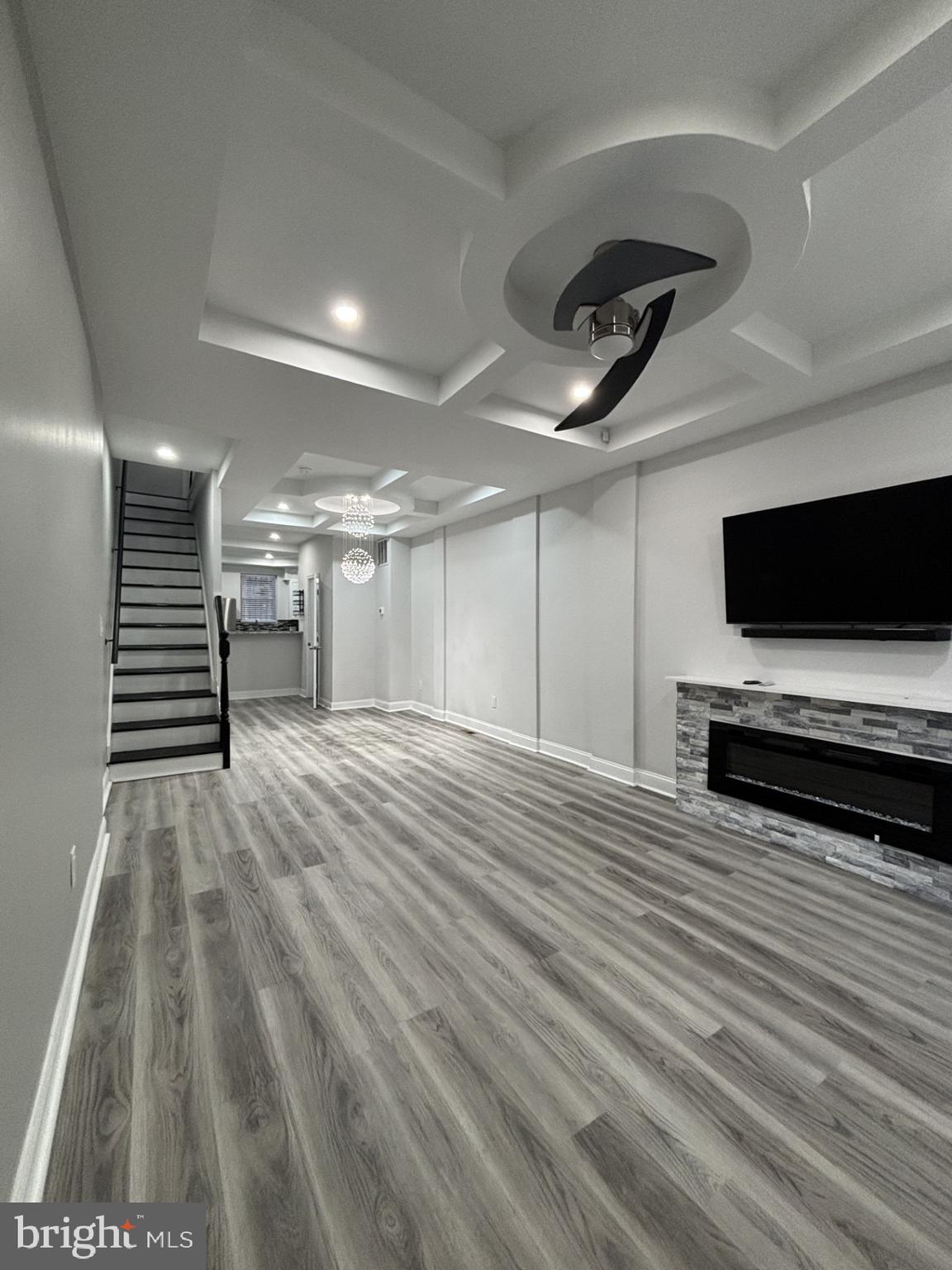 ELLWOOD PARK - Residential Lease