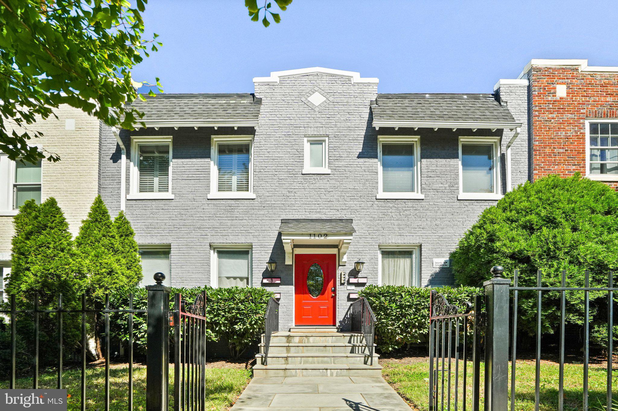 1102 HOLBROOK TERRACE NE 3