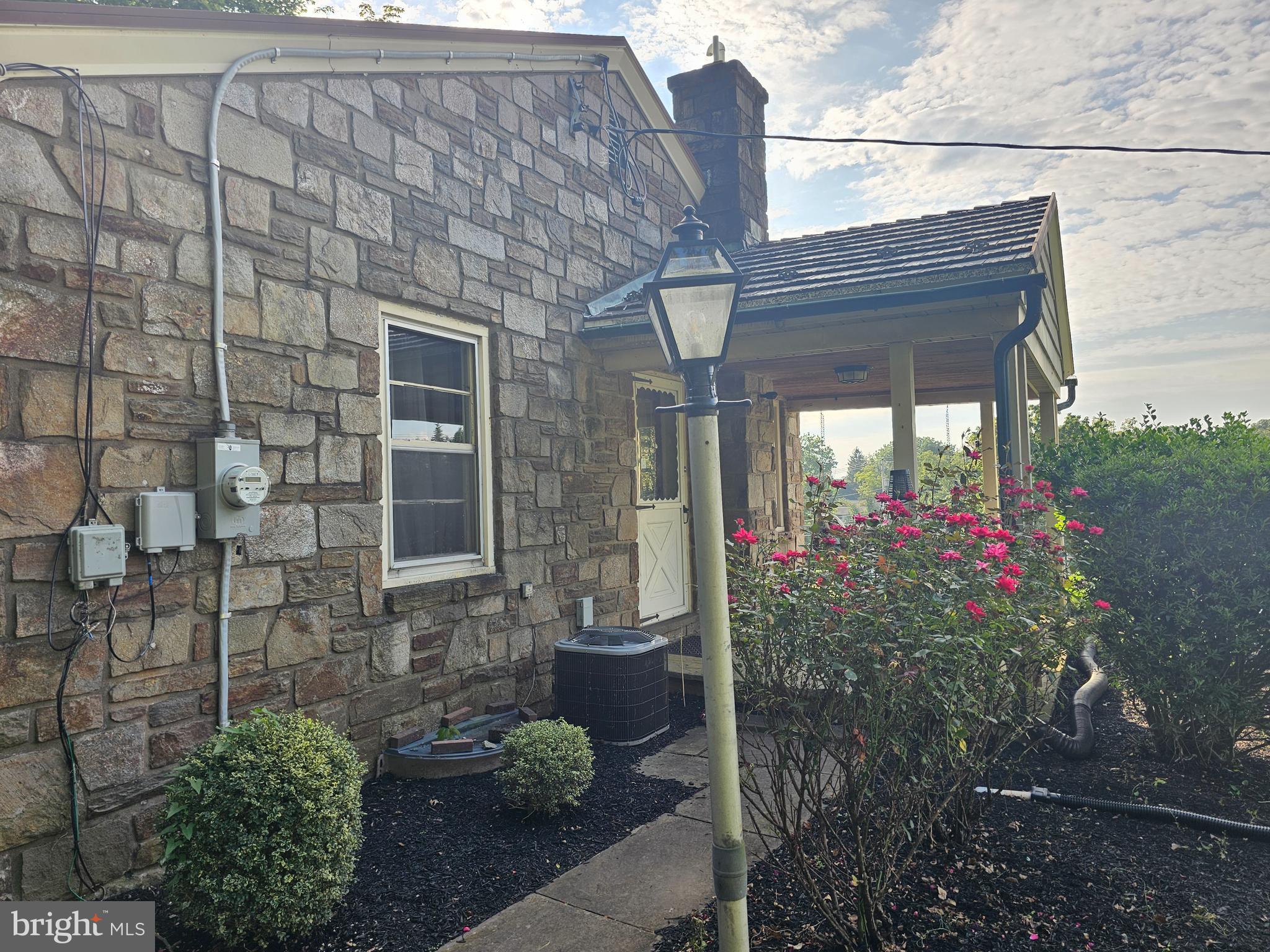 1531 N READING ROAD
