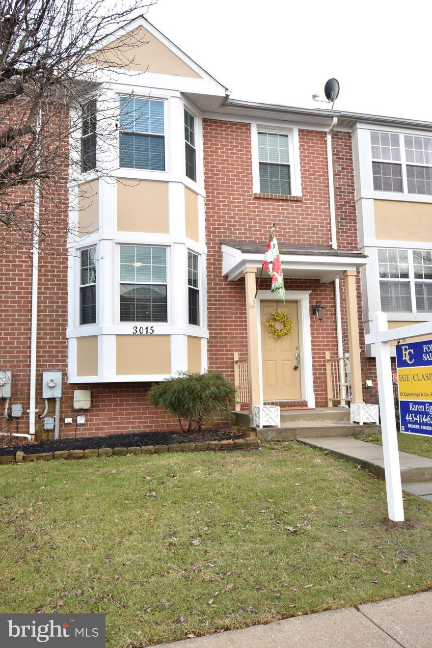 BEAUTIFULLY RENOVATED PROPERTY FOR YOUR MOST DISCRIMINATE BUYERS. EVERY DETAIL ADDRESSED-AMENITIES TOO NUMEROUS TO COVER-SEE & YOU WILL BUY!   BRAND NEW KITCHEN, NEW BATHS, REFINISHED HARWOOD FLRS, ALL NEW APPLIANCES, LIGHTING, QUARTZ COUNTERS, REN. DESIGN, COOL BARN DR. IN MASTER, WALK-IN CLOSET, FULLY FIN. L/L, TREK DECK, 2 SLIDERS TO BACK FENCED YD, MAY LAST A FEW DAYS IF LUCKY!..BETTER HURRY.