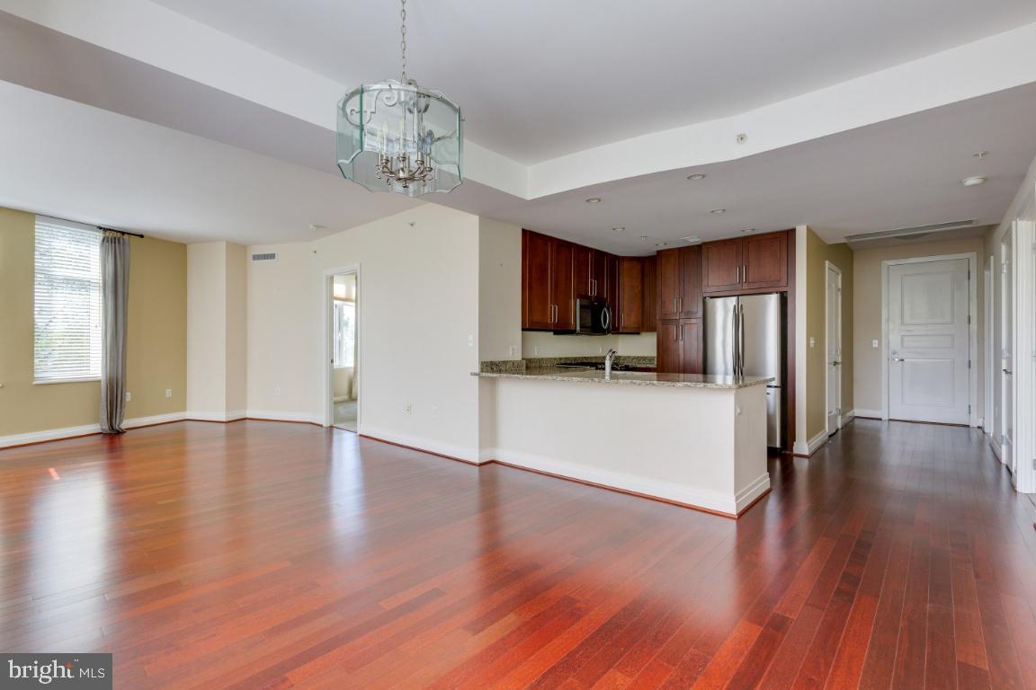 ONE PARK CREST CONDOMINIUM - Residential Lease