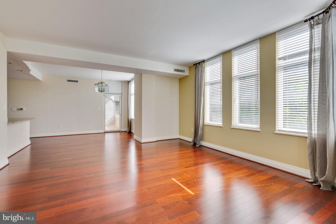 ONE PARK CREST CONDOMINIUM - Residential Lease