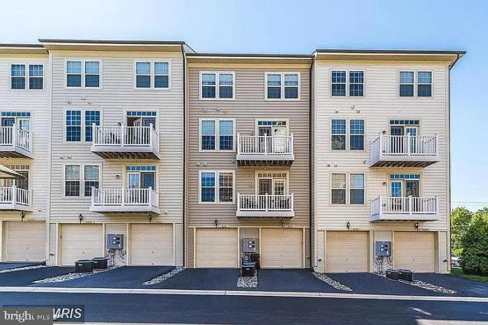 VILLAGES OF URBANA - Residential Lease