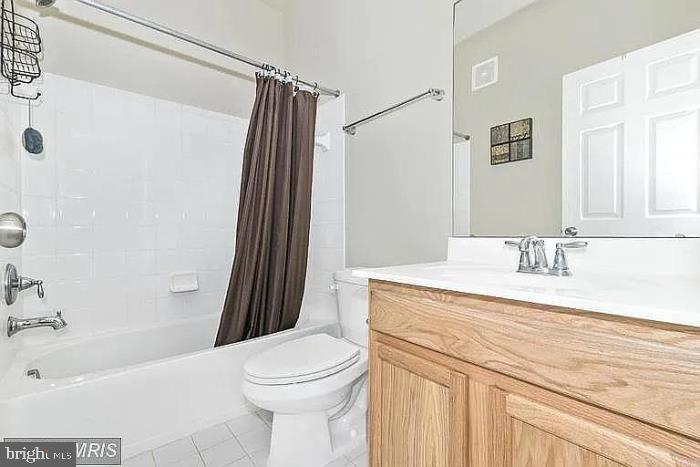 VILLAGES OF URBANA - Residential Lease