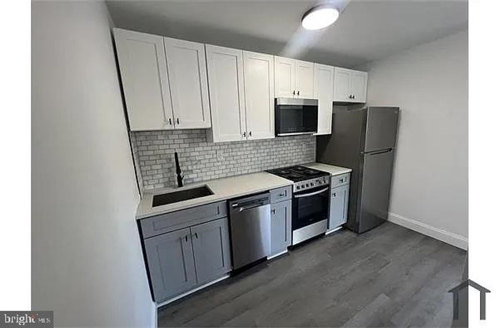 Photo of 104 Oak Avenue, LANSDOWNE, PA 19050 (MLS # PADE2105754)