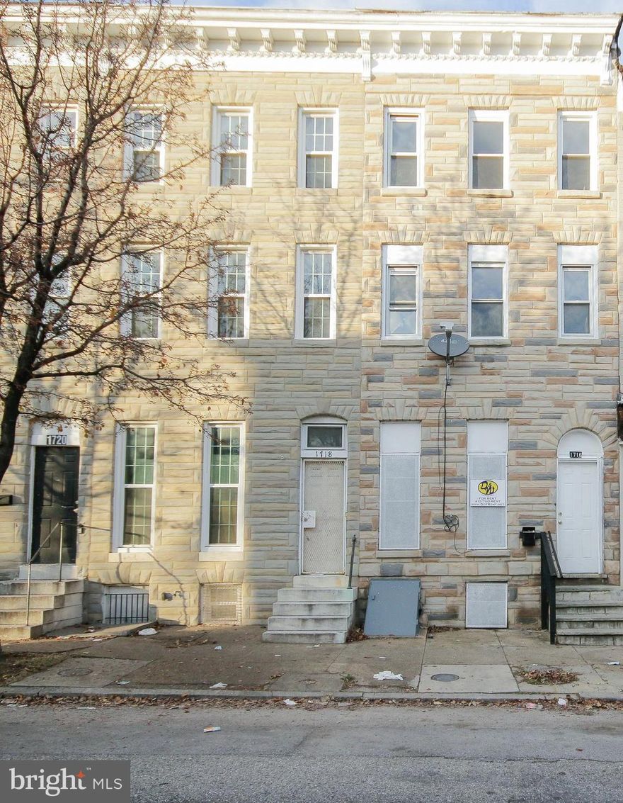 Huge remodeled 4 level rowhouse with 2 full bathrooms, washer & dryer, new paint, new carpet. Unit has been painted, waiting for new carpet install and minor repairs to be made. WATER INCLUDED IN RENT!