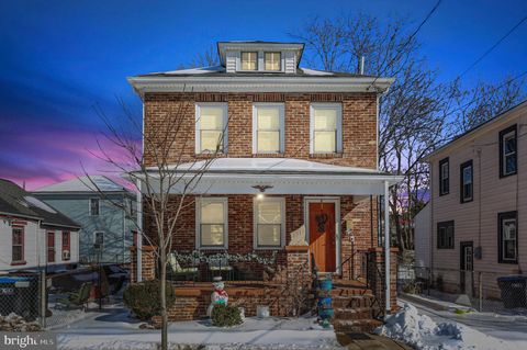 1511 CHARLES STREET FREDERICKSBURG VA 22401