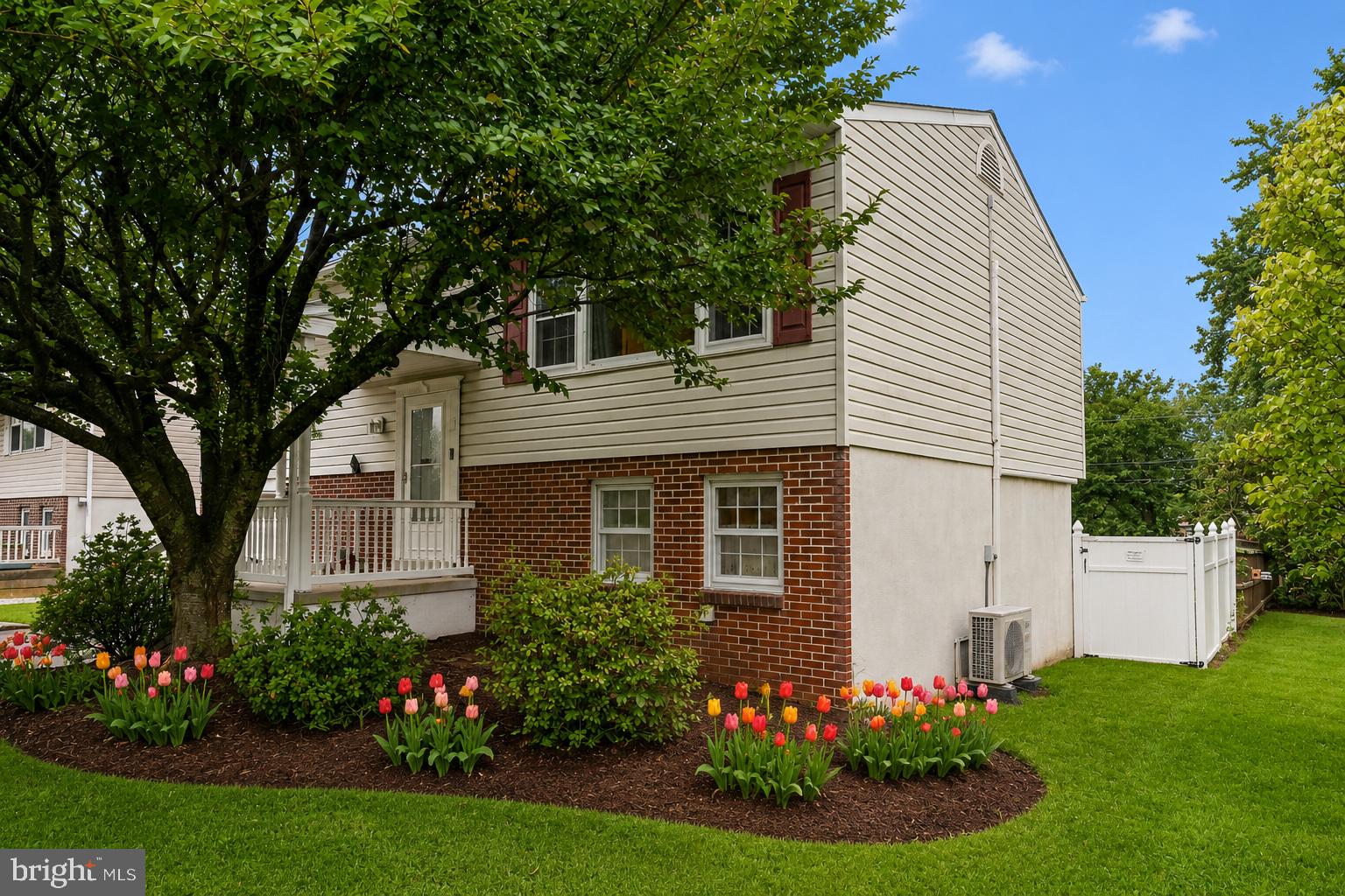 913 SEMINARY STREET