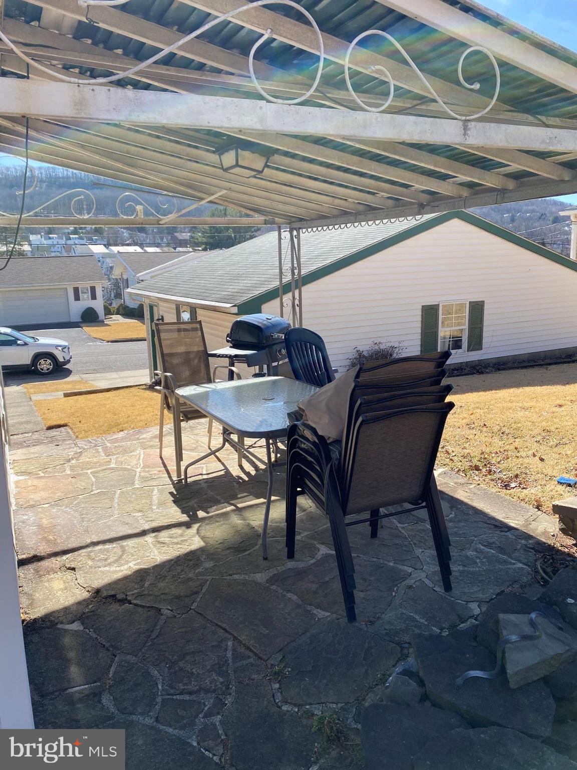 POTTSVILLE - Residential