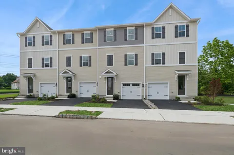 MLS: NJCD2114666