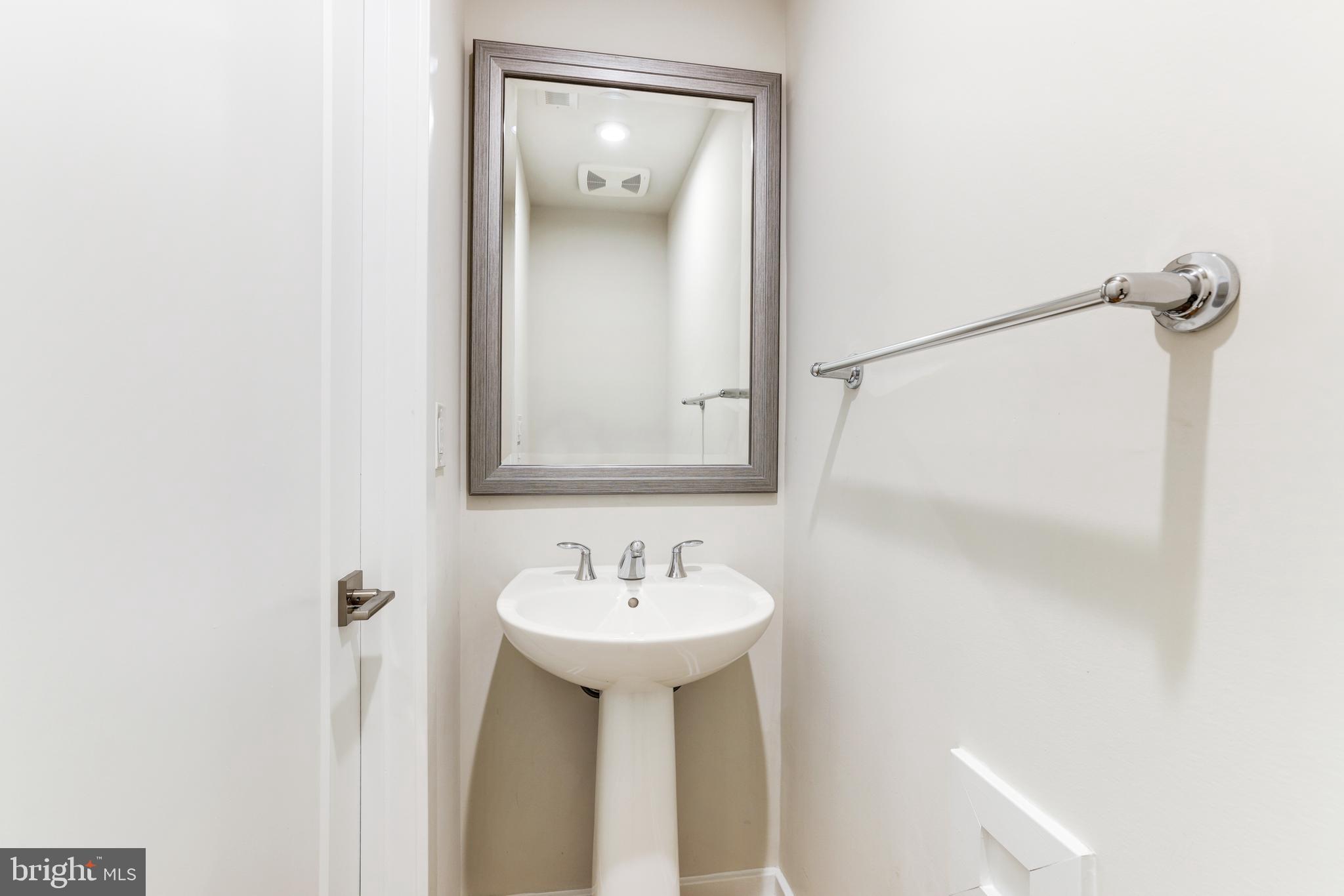 UNION PARK AT MCLEAN - Residential Lease