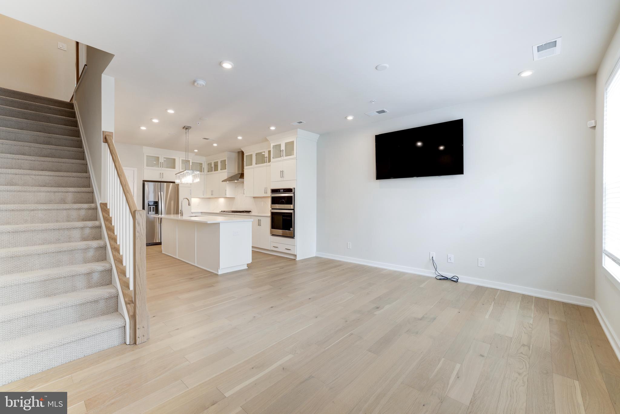 UNION PARK AT MCLEAN - Residential Lease