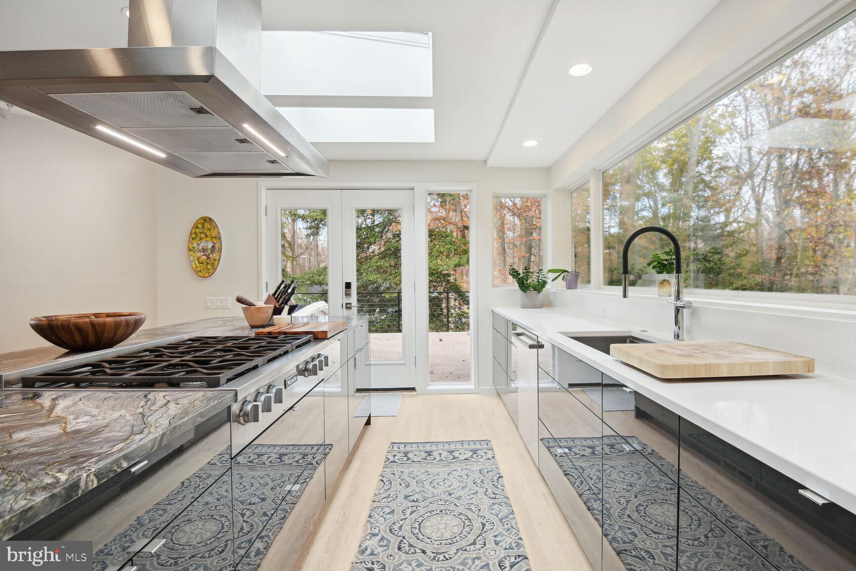 CARDEROCK SPRINGS - Residential