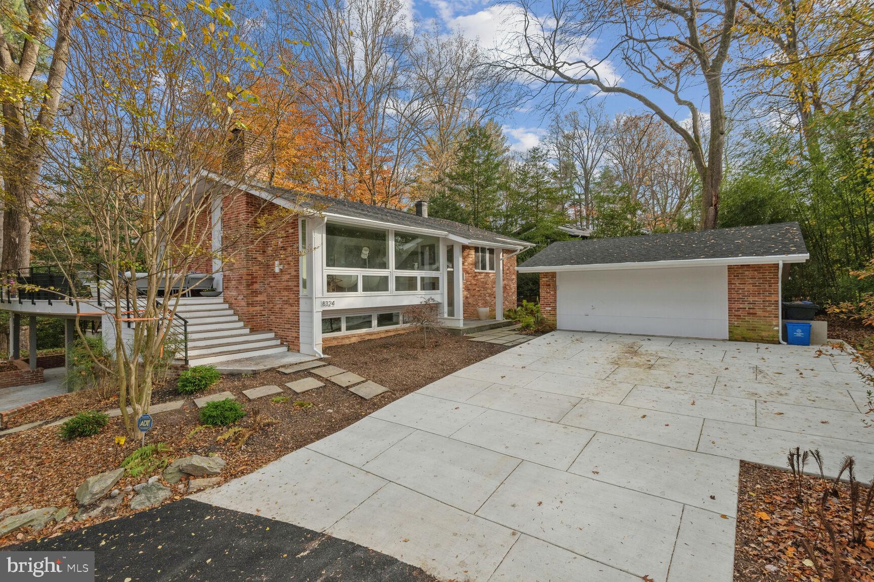 CARDEROCK SPRINGS - Residential