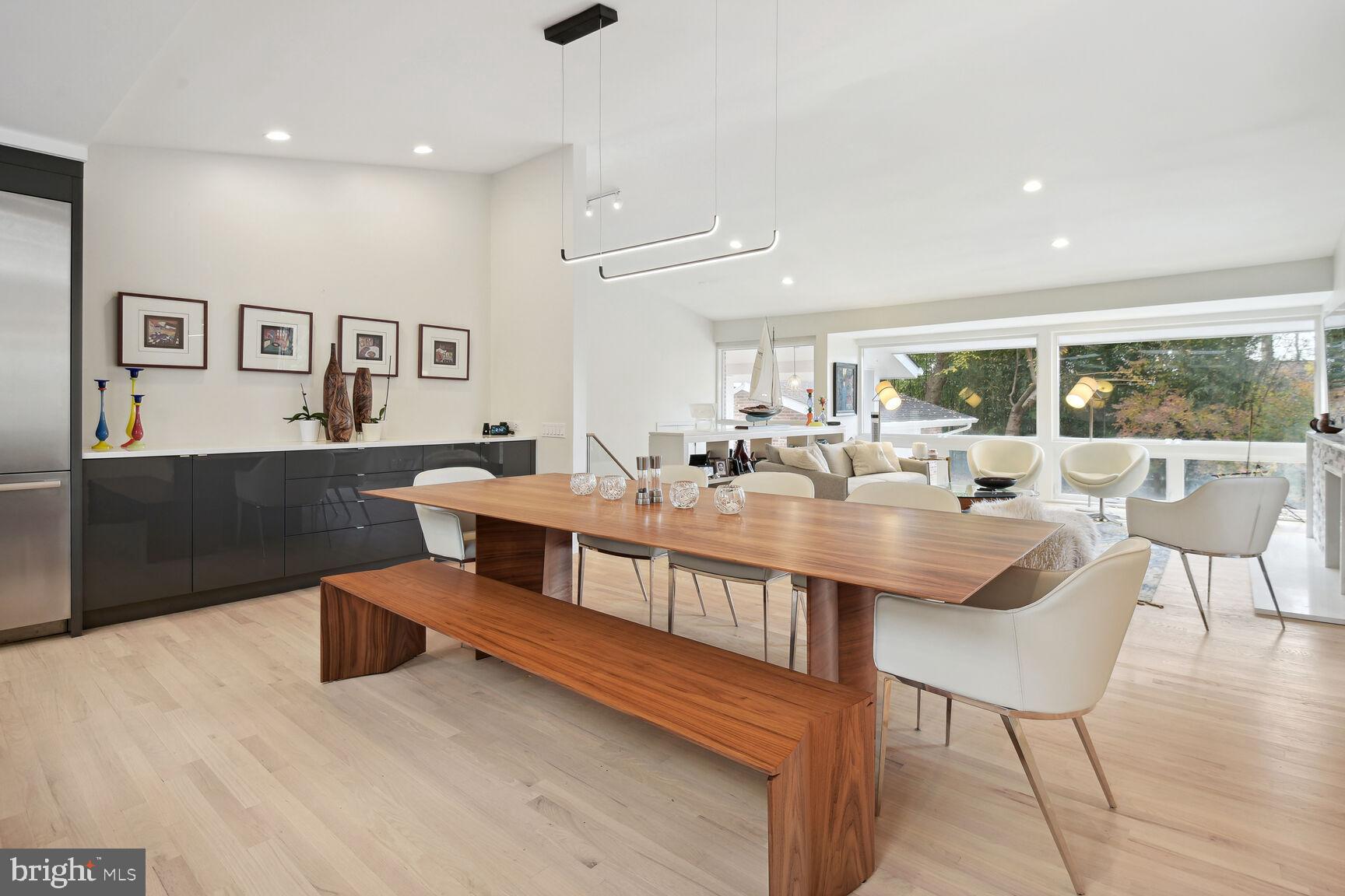 CARDEROCK SPRINGS - Residential