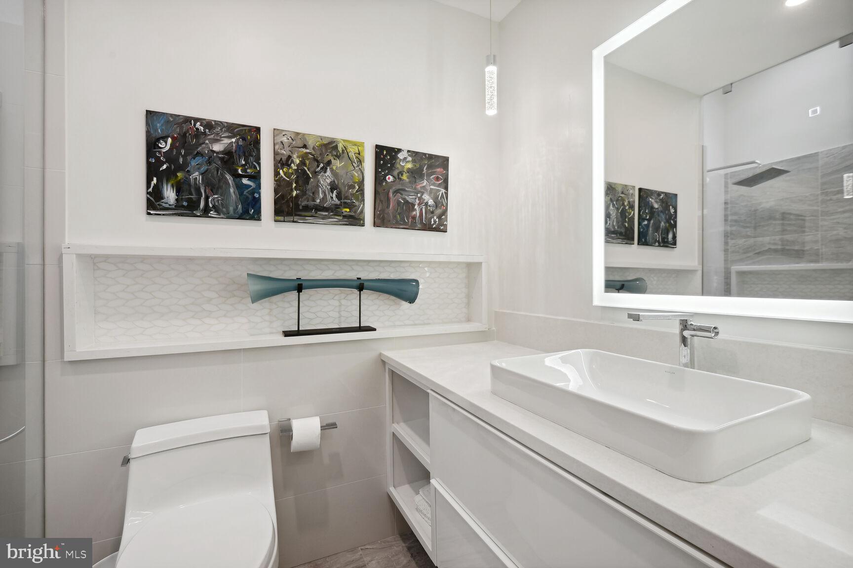 CARDEROCK SPRINGS - Residential