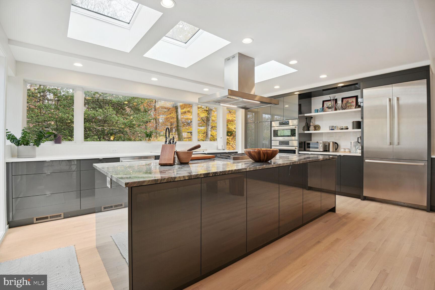 CARDEROCK SPRINGS - Residential