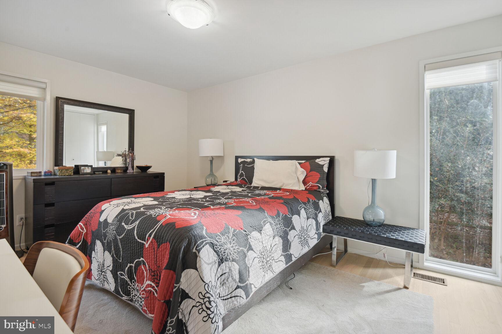 CARDEROCK SPRINGS - Residential