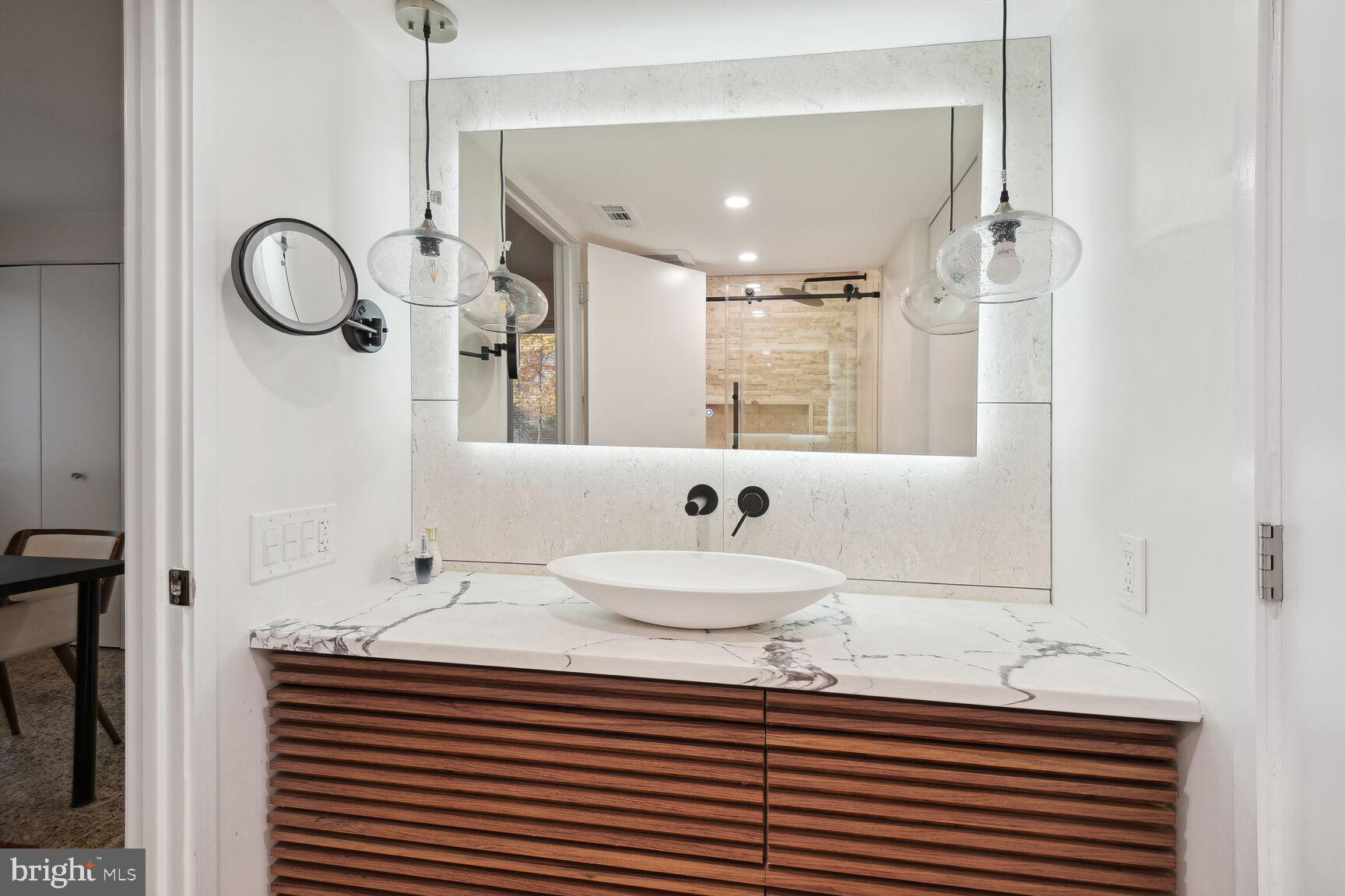 CARDEROCK SPRINGS - Residential