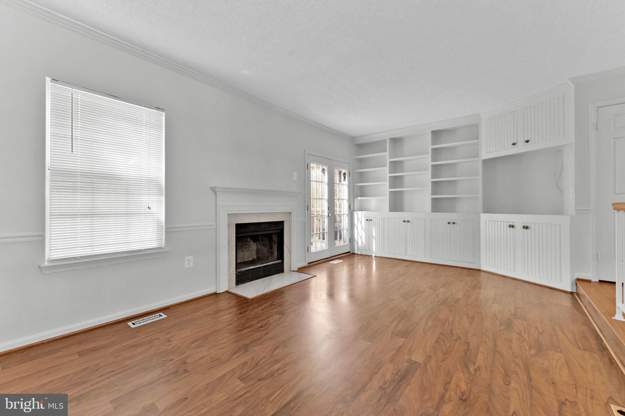 BURTONSVILLE - Residential