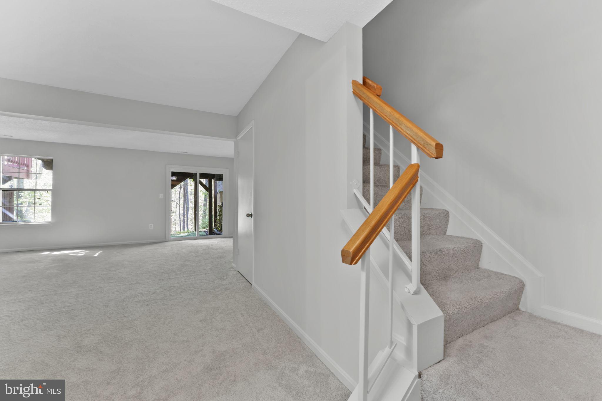 BURTONSVILLE - Residential