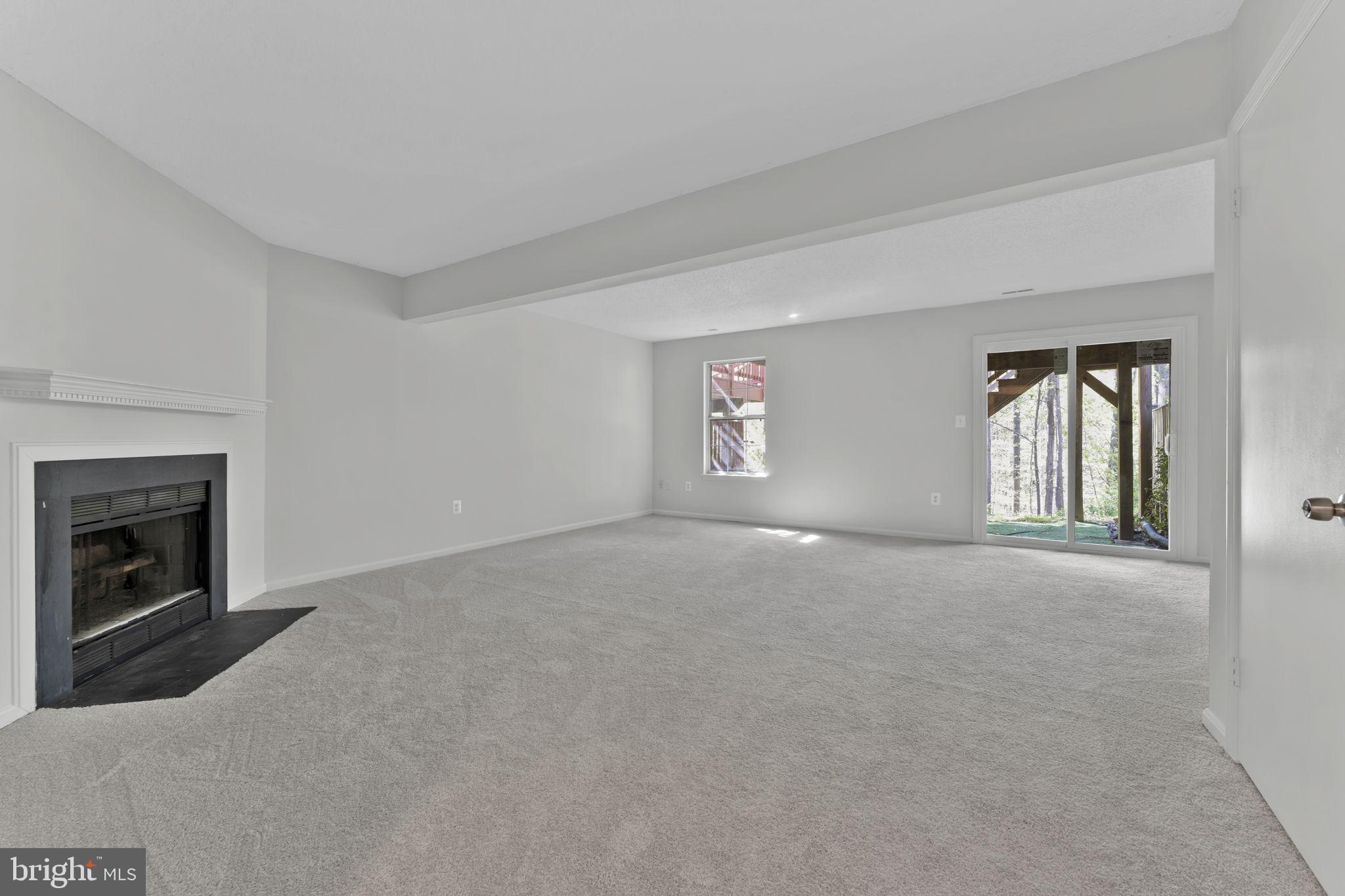 BURTONSVILLE - Residential