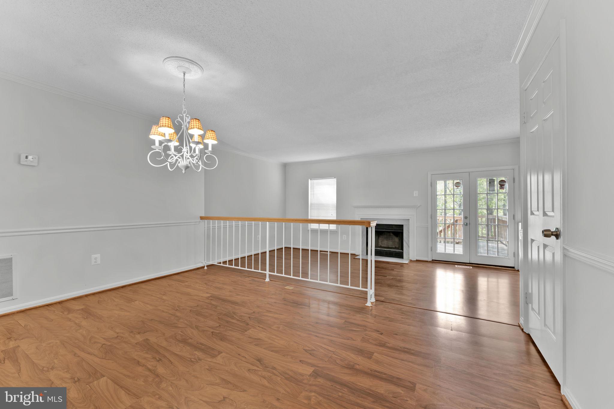 BURTONSVILLE - Residential