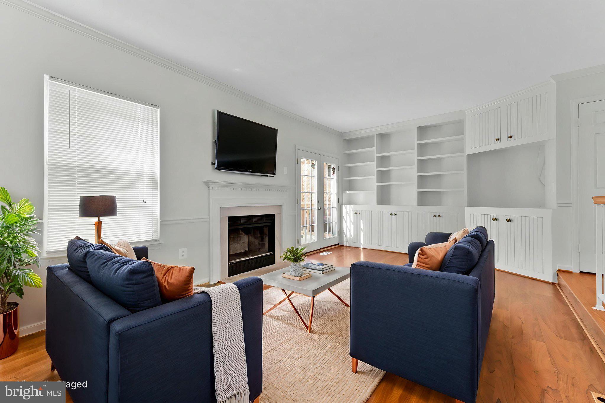 BURTONSVILLE - Residential