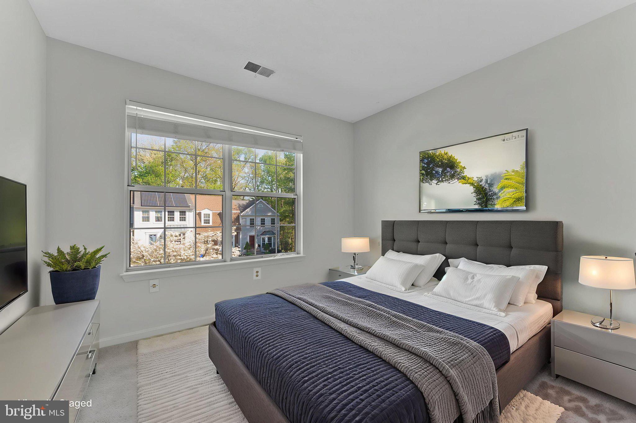 BURTONSVILLE - Residential