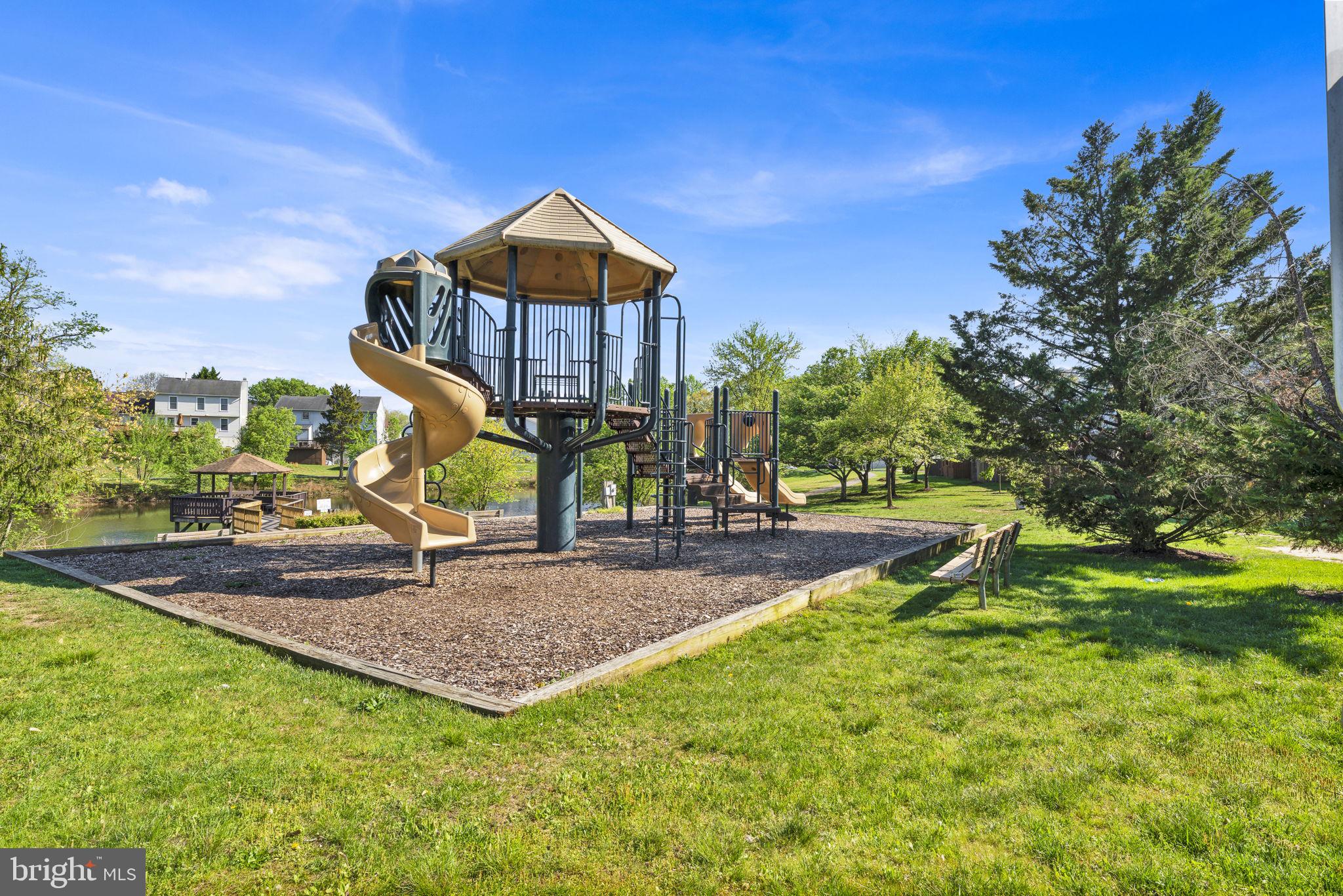 BURTONSVILLE - Residential