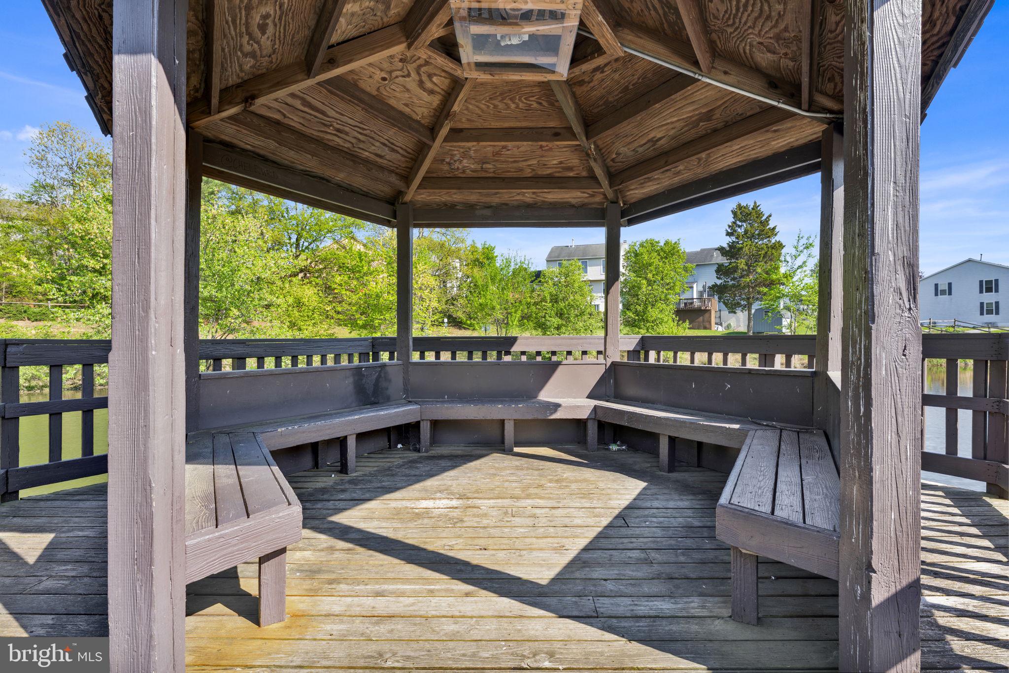 BURTONSVILLE - Residential